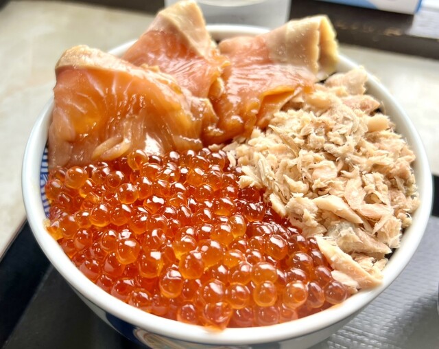 ウトロ漁協婦人部食堂